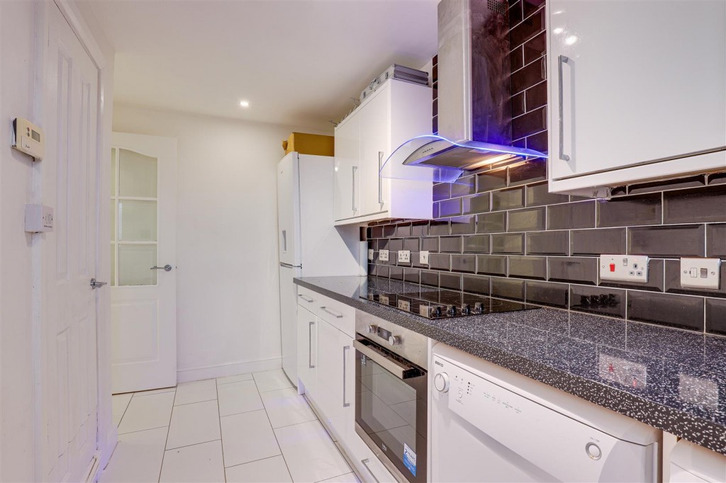 Oakham Close, Top Valley, Nottinghamshire, NG5 9AN