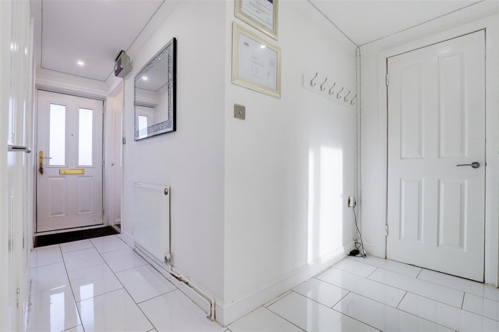 Oakham Close, Top Valley, Nottinghamshire, NG5 9AN