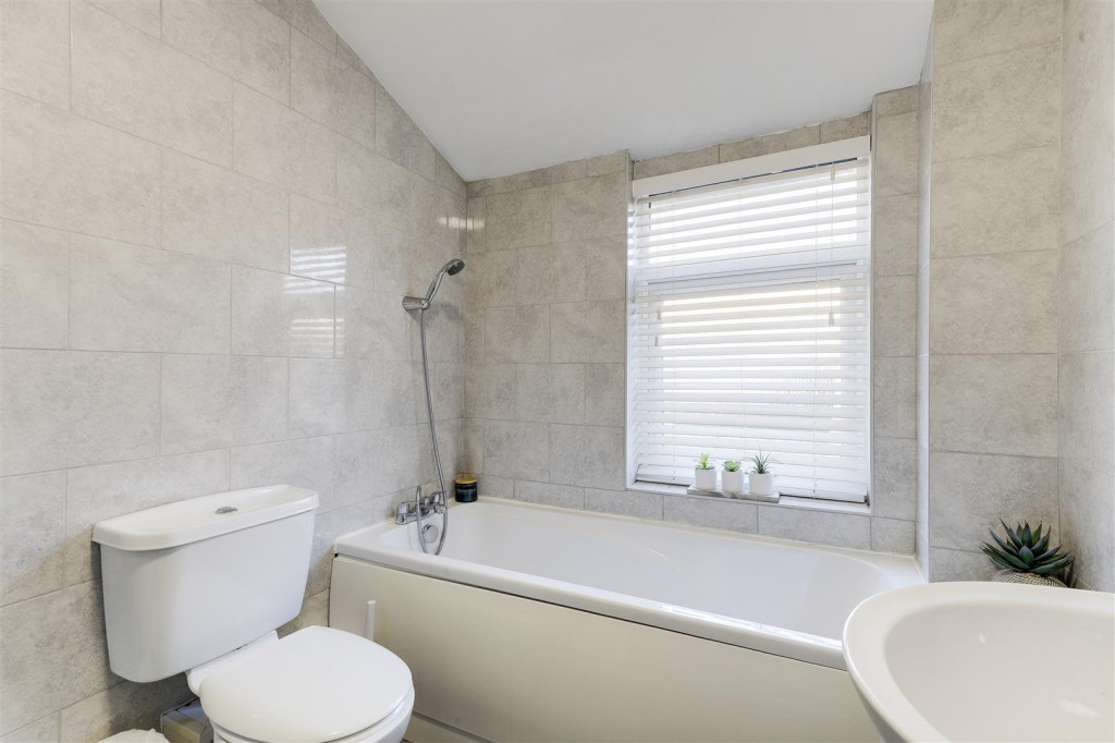 Ogle Street, Hucknall, Nottinghamshire, NG15 7FR