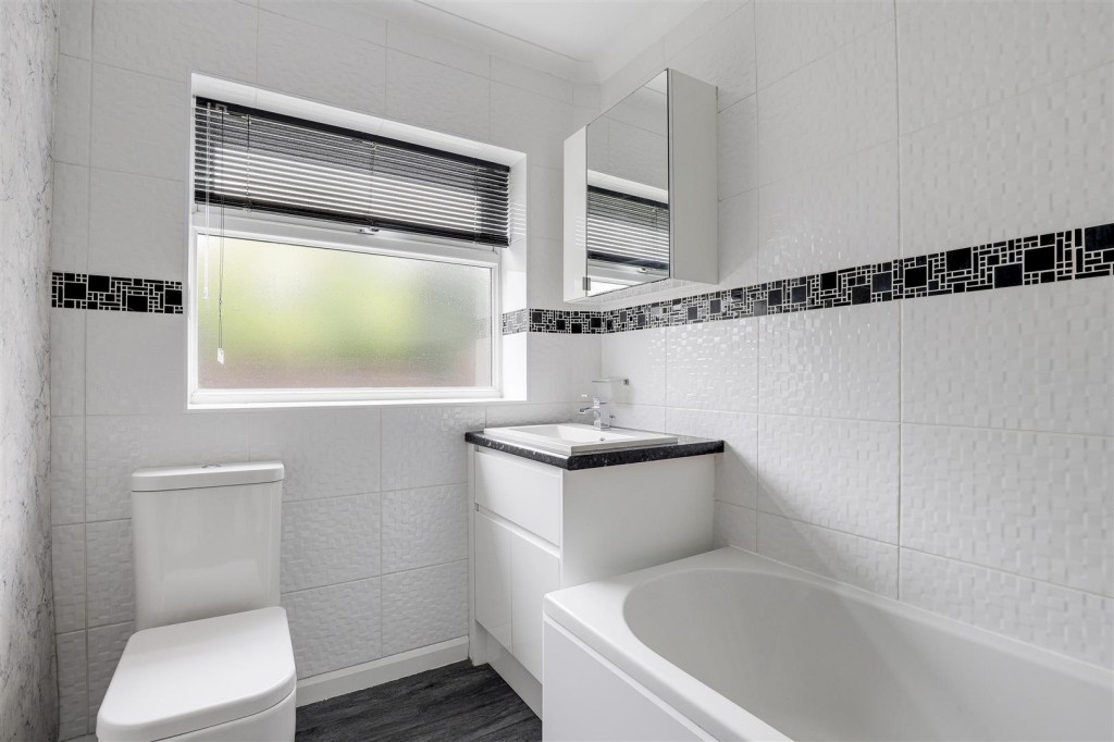 Veronica Drive, Carlton, Nottinghamshire, NG4 3QS