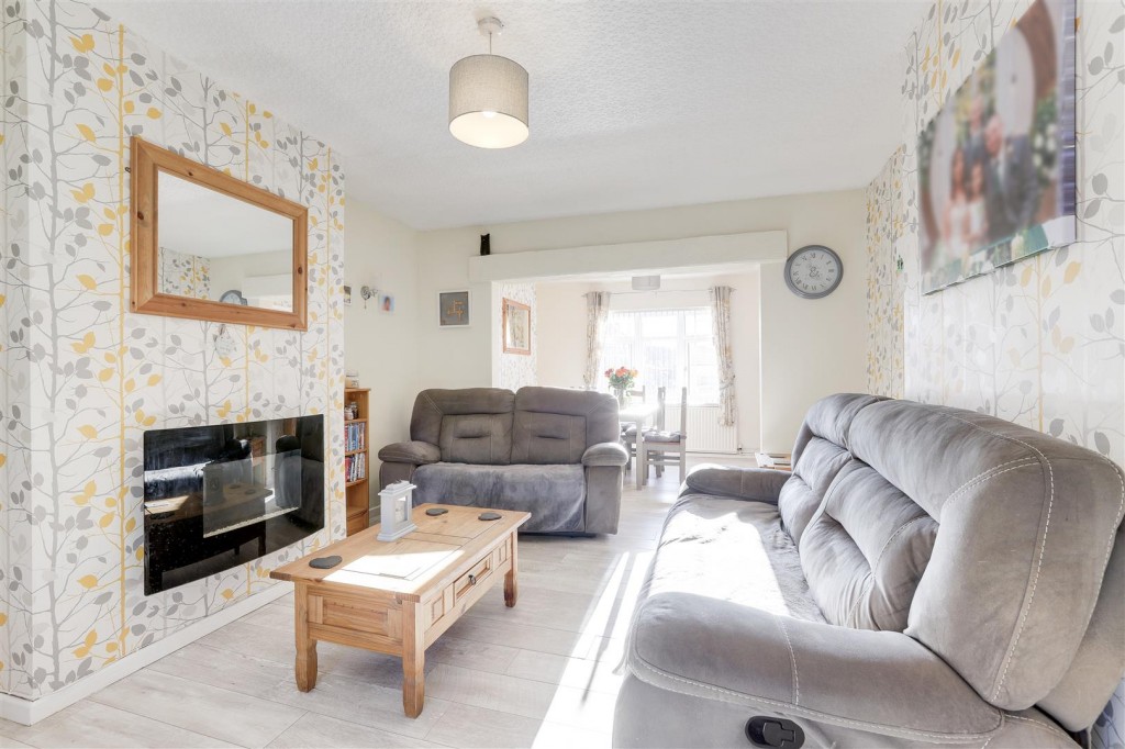 Barbara Square, Hucknall, Nottinghamshire, NG15 8AP