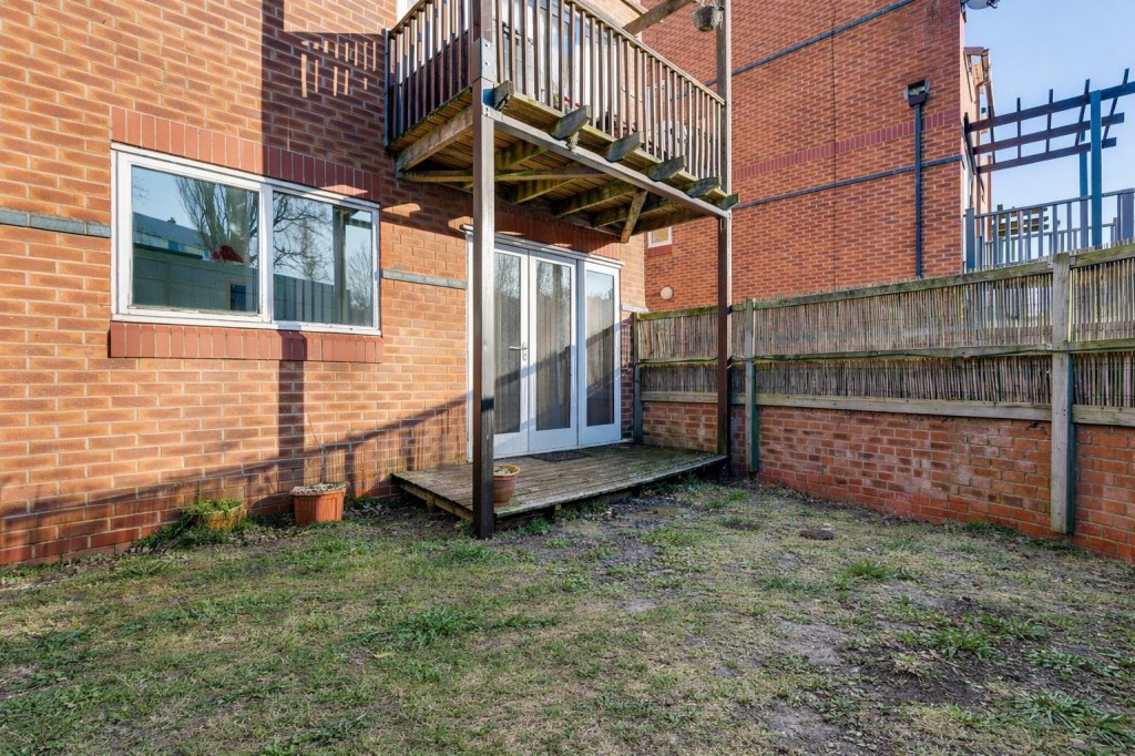 Valley Court, Carlton, Nottinghamshire, NG4 1NW