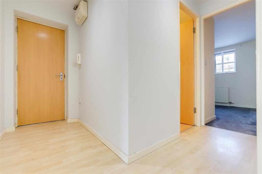 Valley Court, Carlton, Nottinghamshire, NG4 1NW