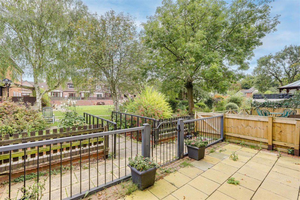 Maple cottages, Risley, Derbyshire, DE72 3WJ