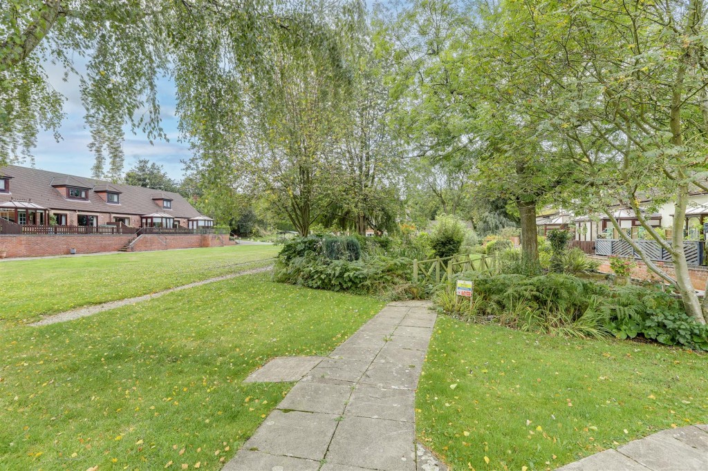 Maple cottages, Risley, Derbyshire, DE72 3WJ