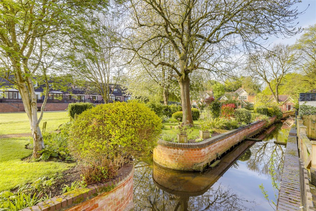 Maple cottages, Risley, Derbyshire, DE72 3WJ