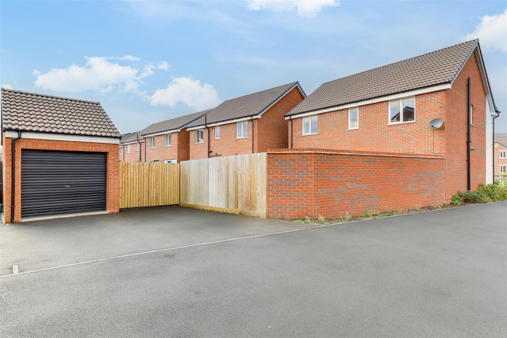 Coot Way, Burton Joyce, Nottinghamshire, NG14 5JP