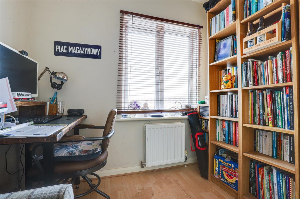 Highfield Drive, Carlton, Nottinghamshire, NG4 1PR