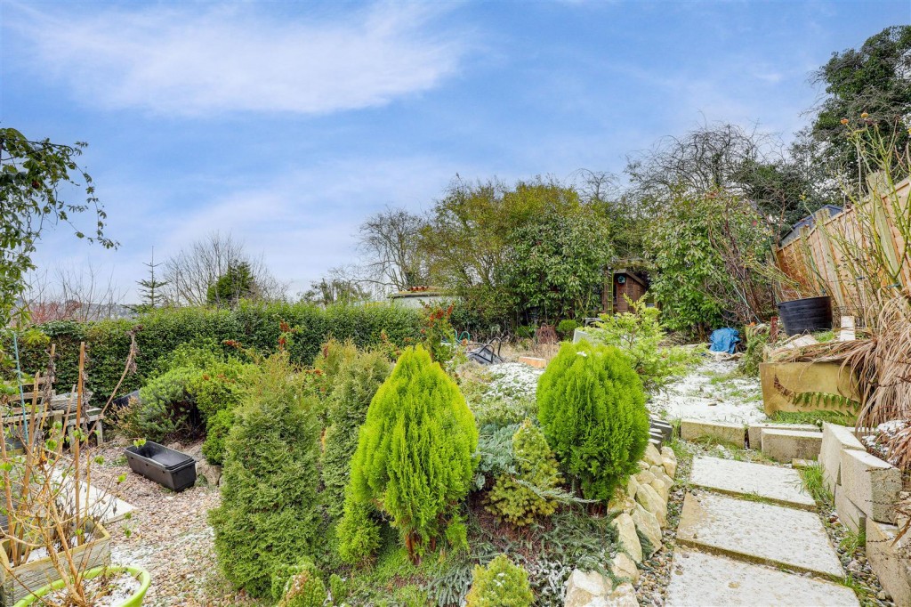 Highfield Drive, Carlton, Nottinghamshire, NG4 1PR