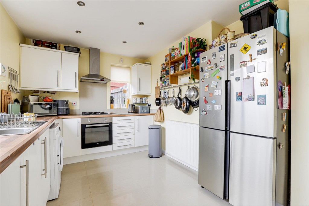 Highfield Drive, Carlton, Nottinghamshire, NG4 1PR