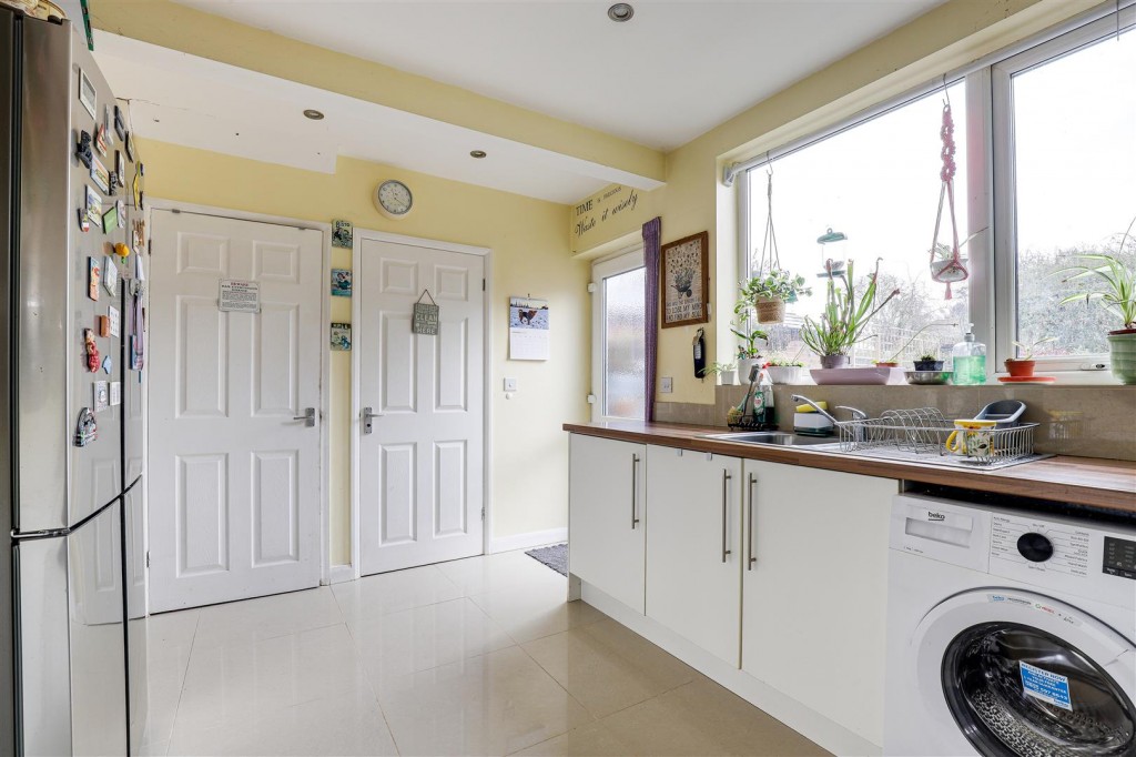 Highfield Drive, Carlton, Nottinghamshire, NG4 1PR