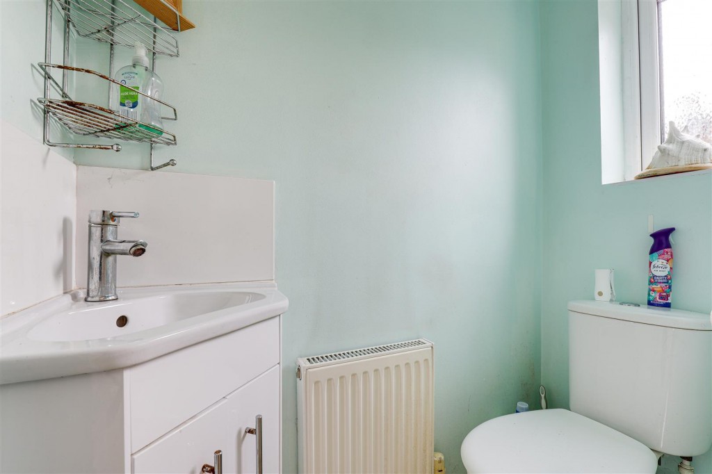 Highfield Drive, Carlton, Nottinghamshire, NG4 1PR