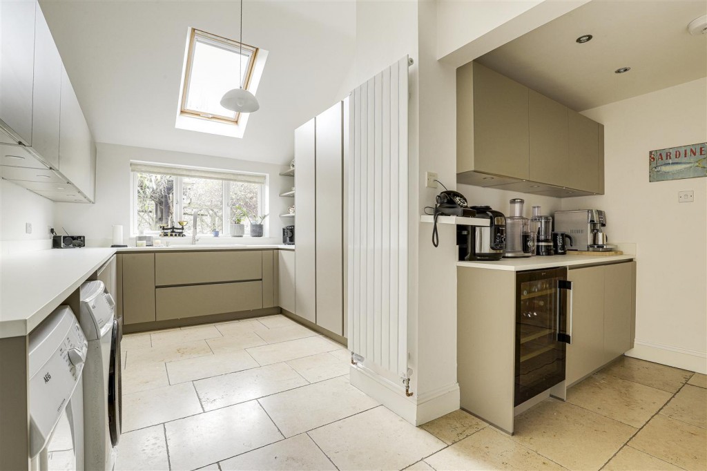 Leahurst Road, West Bridgford, Nottinghamshire, NG2 6JD