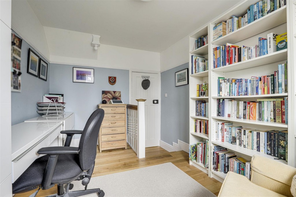 Leahurst Road, West Bridgford, Nottinghamshire, NG2 6JD