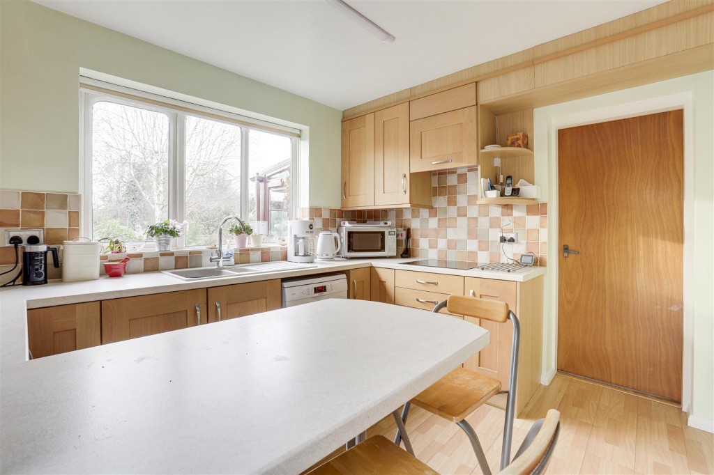 Briar Avenue, Sandiacre, Nottinghamshire, NG10 5NG