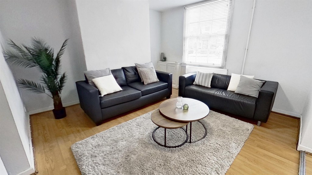 Mansfield Road, Nottingham, Nottinghamshire, NG1 3HW