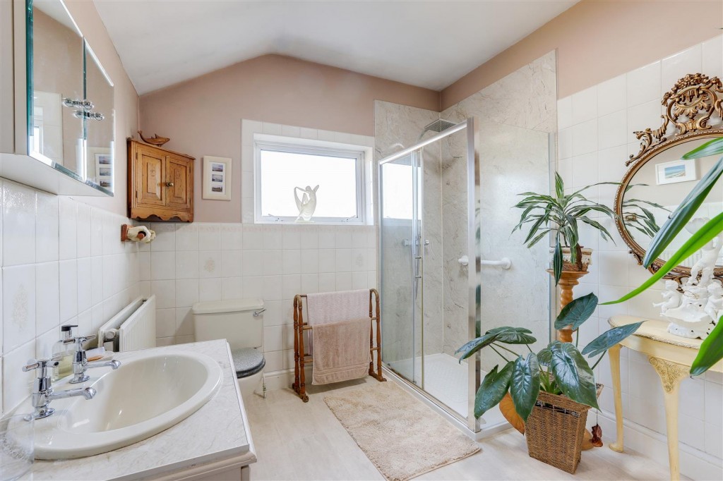 Montague Road, Hucknall, Nottinghamshire, NG15 7DU