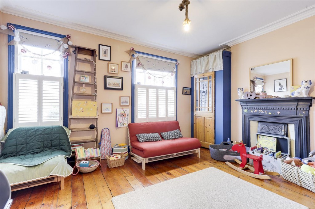 Dagmar Grove, Alexandra Park, Nottinghamshire, NG3 4JE