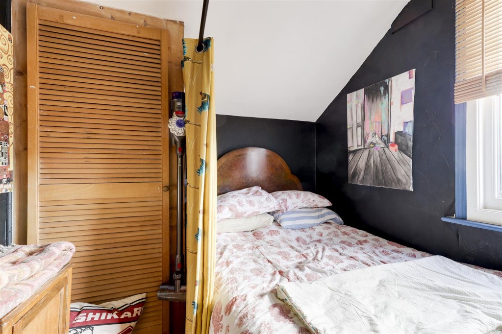 Dagmar Grove, Alexandra Park, Nottinghamshire, NG3 4JE