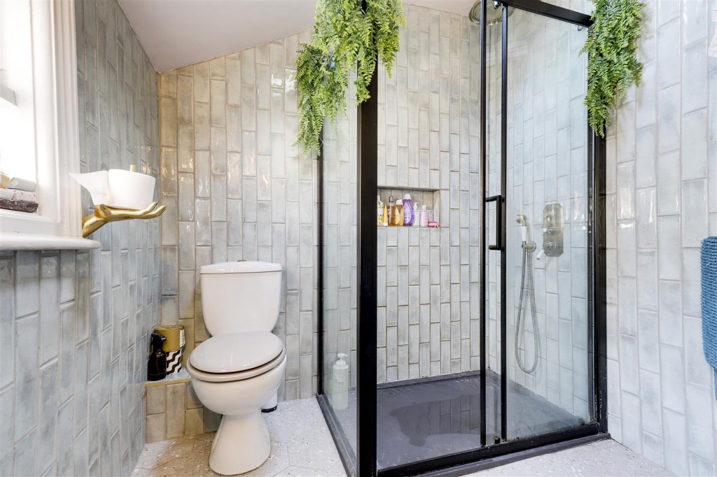 Dagmar Grove, Alexandra Park, Nottinghamshire, NG3 4JE