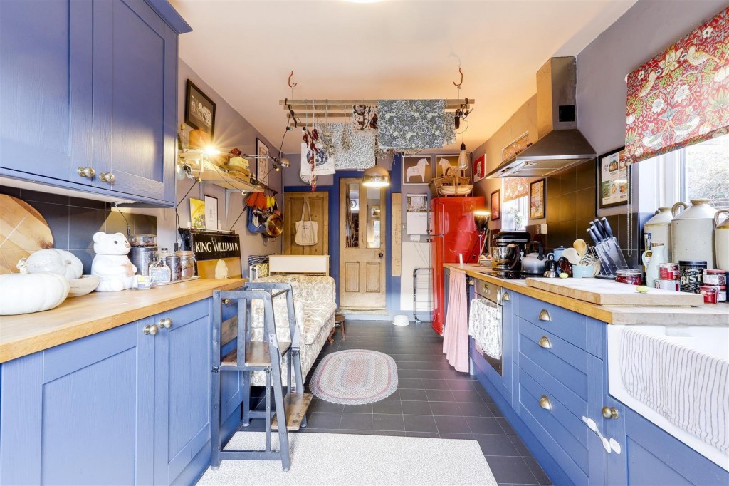 Dagmar Grove, Alexandra Park, Nottinghamshire, NG3 4JE