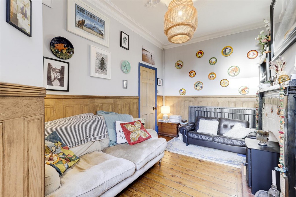 Dagmar Grove, Alexandra Park, Nottinghamshire, NG3 4JE