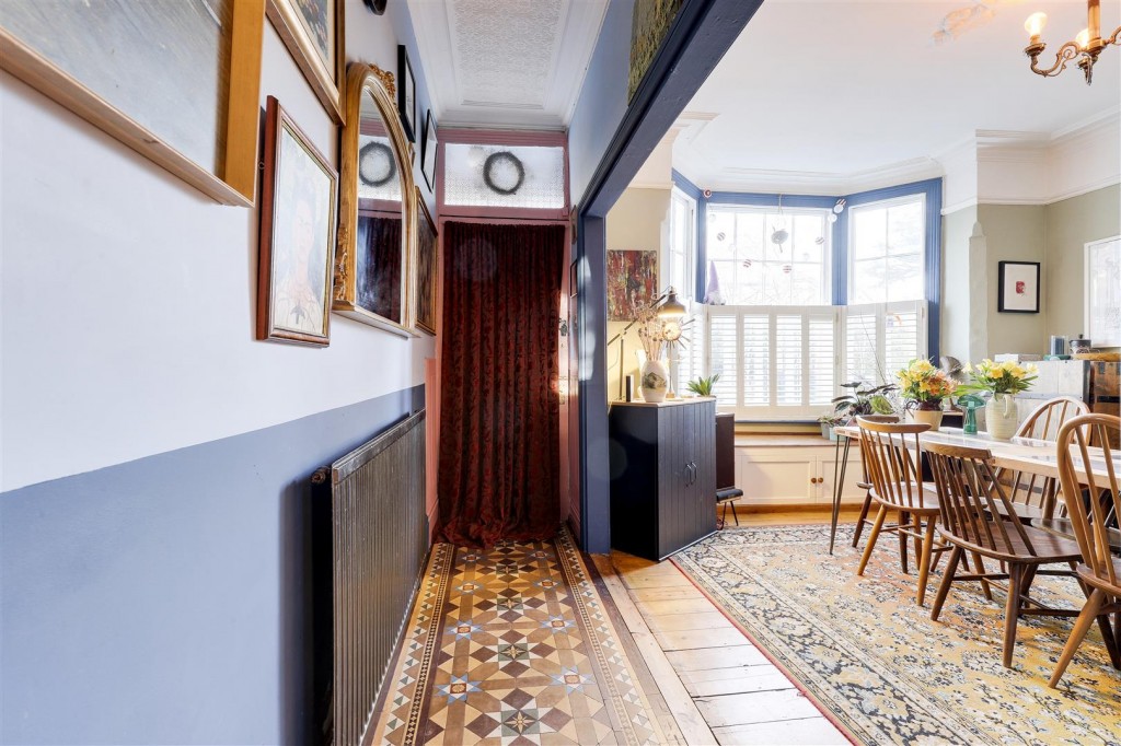 Dagmar Grove, Alexandra Park, Nottinghamshire, NG3 4JE