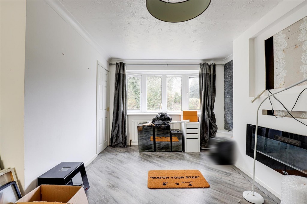 Mansfield Road, Redhill, Nottinghamshire, NG5 8NB