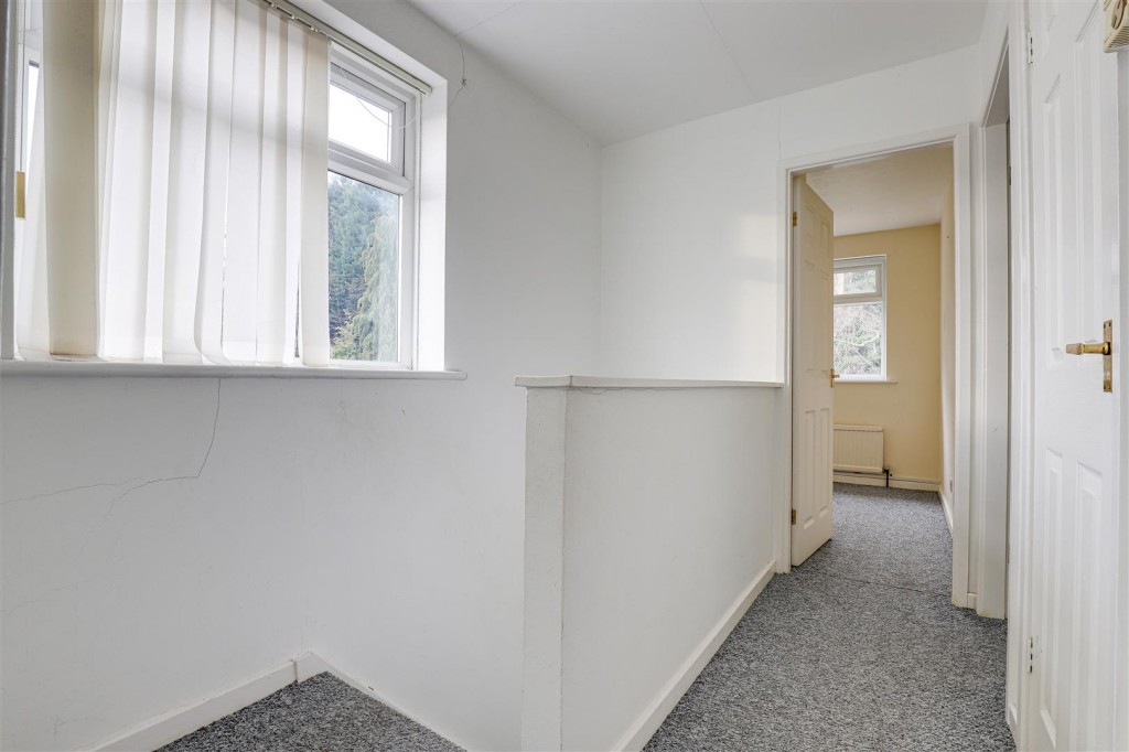 Mansfield Road, Redhill, Nottinghamshire, NG5 8NB