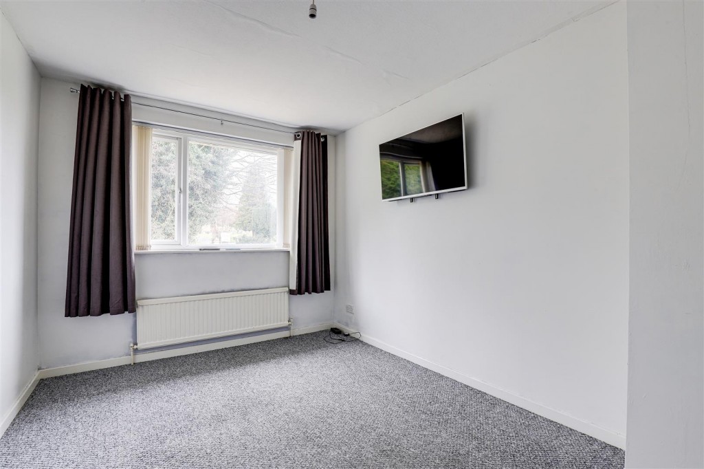 Mansfield Road, Redhill, Nottinghamshire, NG5 8NB