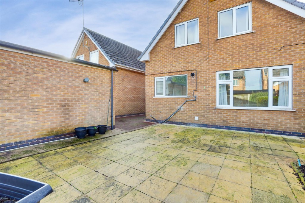 The Hollows, Long Eaton, Nottinghamshire, NG10 2ES