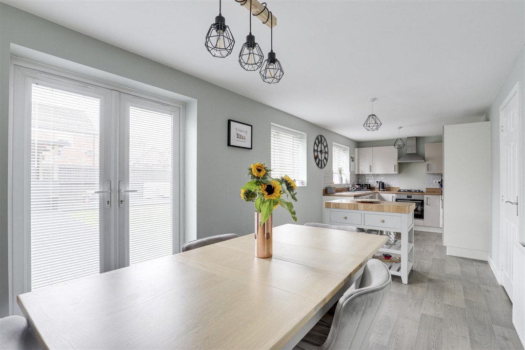 Pennington Way, Hucknall, Nottinghamshire, NG15 6XD