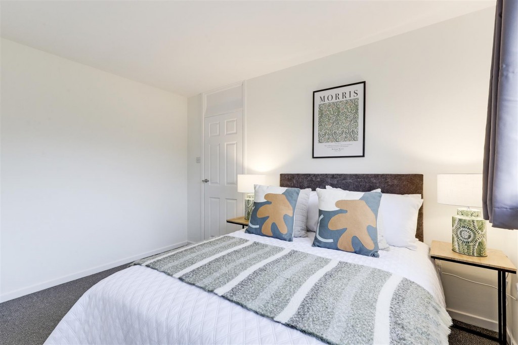 Featherstone Close, Gedling, Nottinghamshire, NG4 4JA