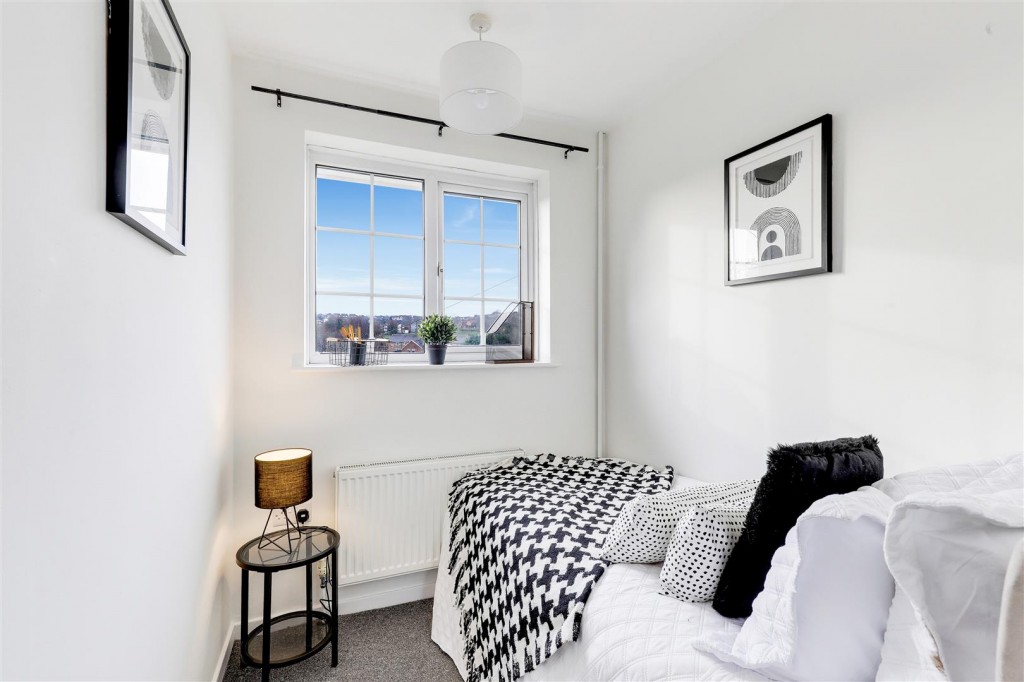 Featherstone Close, Gedling, Nottinghamshire, NG4 4JA