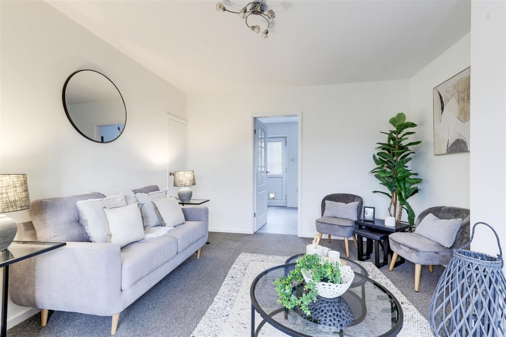 Featherstone Close, Gedling, Nottinghamshire, NG4 4JA