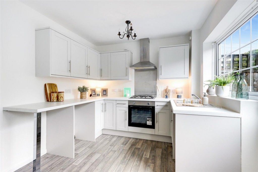 Featherstone Close, Gedling, Nottinghamshire, NG4 4JA