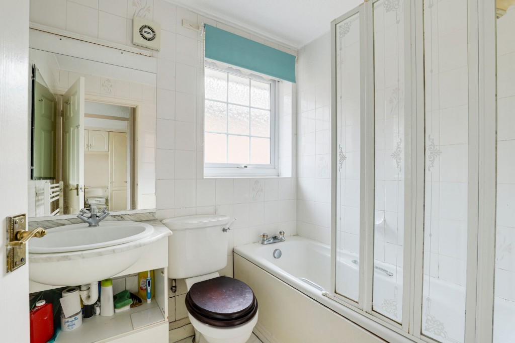 Russet Avenue, Carlton, NG4