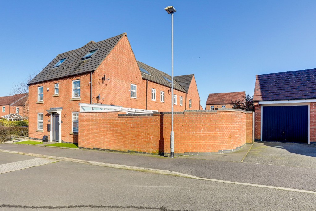 Topaz Crescent, Sutton-In-Ashfield, NG17