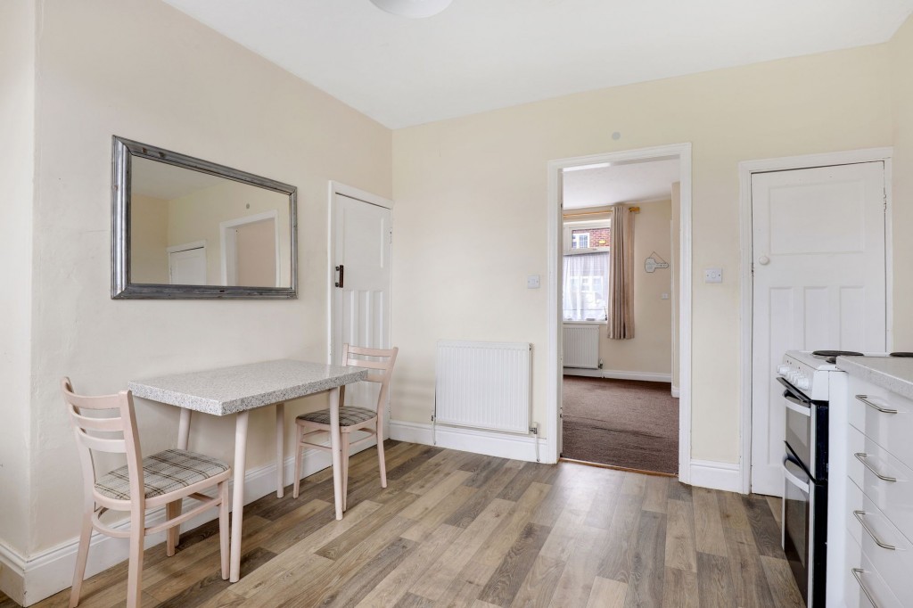 Warren Avenue, Stapleford, NG9