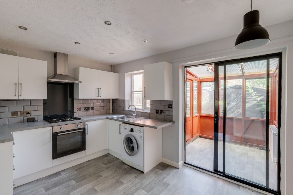 Striding Edge Close, Long Eaton, NG10