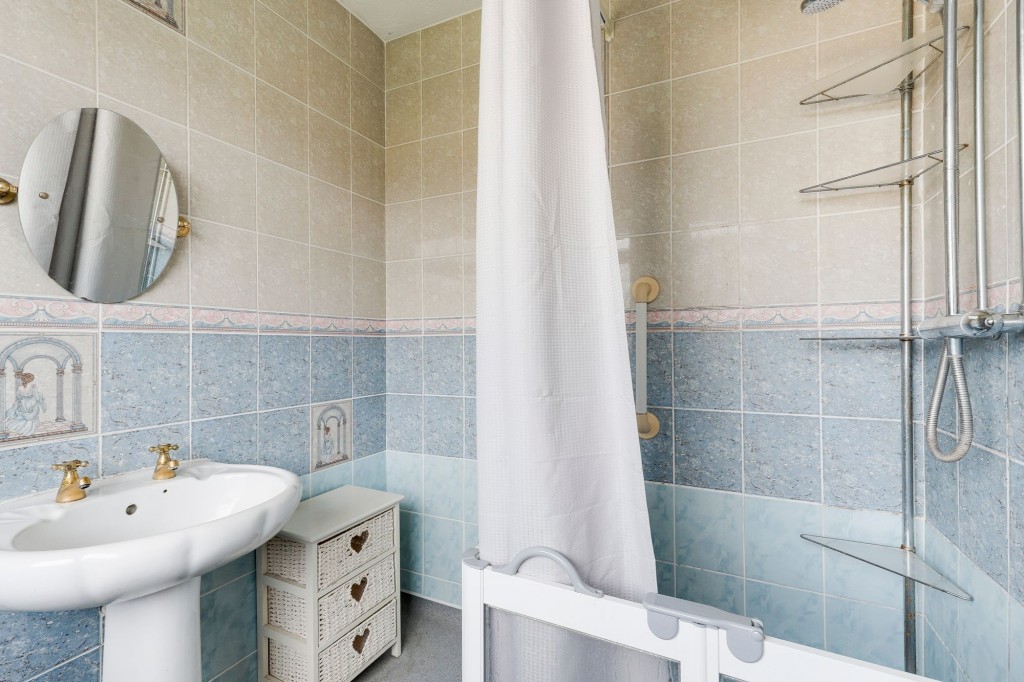 Chatsworth Avenue, Carlton, NG4