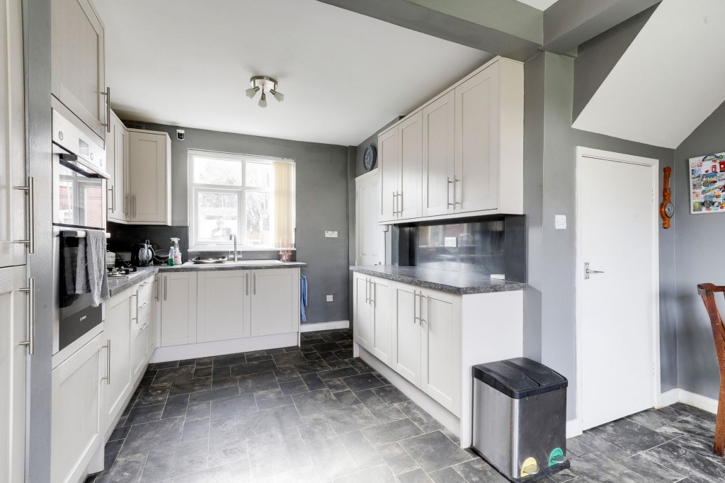 Chatsworth Avenue, Carlton, NG4