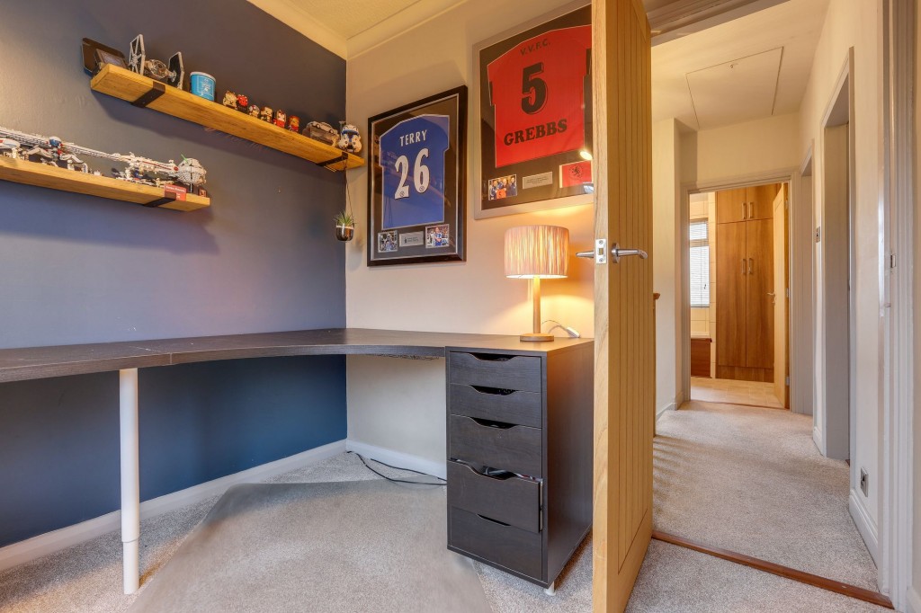 Dorothy Grove, Nottingham, NG8