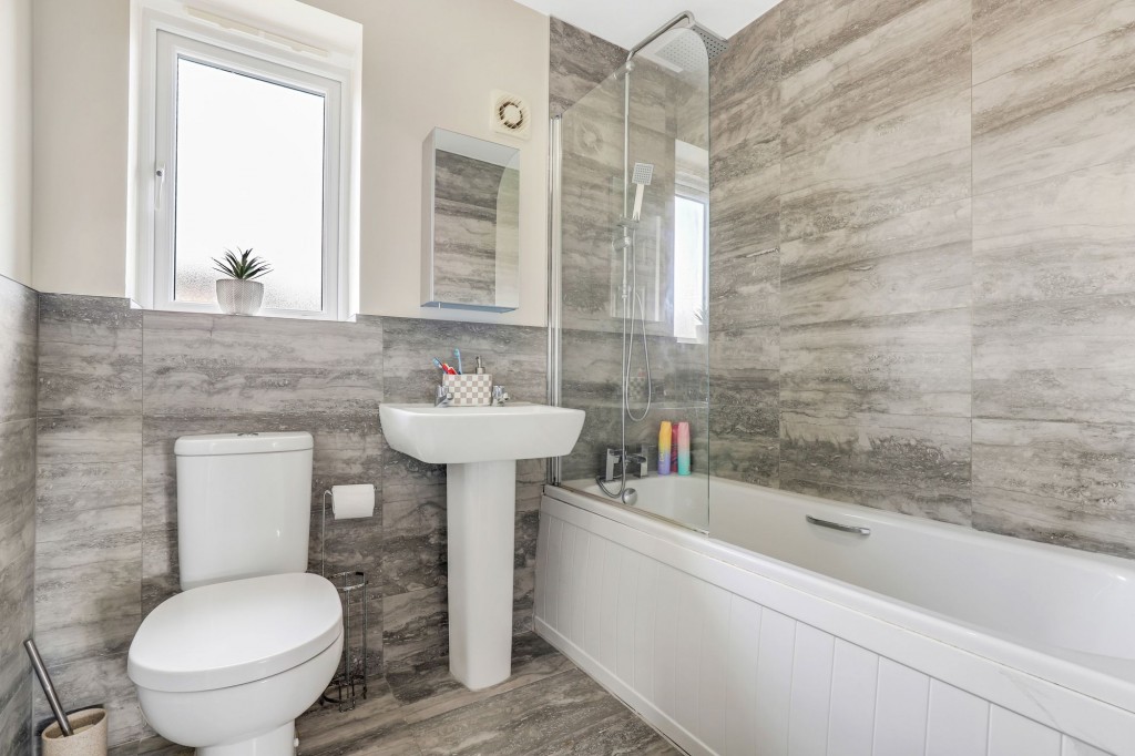 Defiant Close, Hucknall, NG15