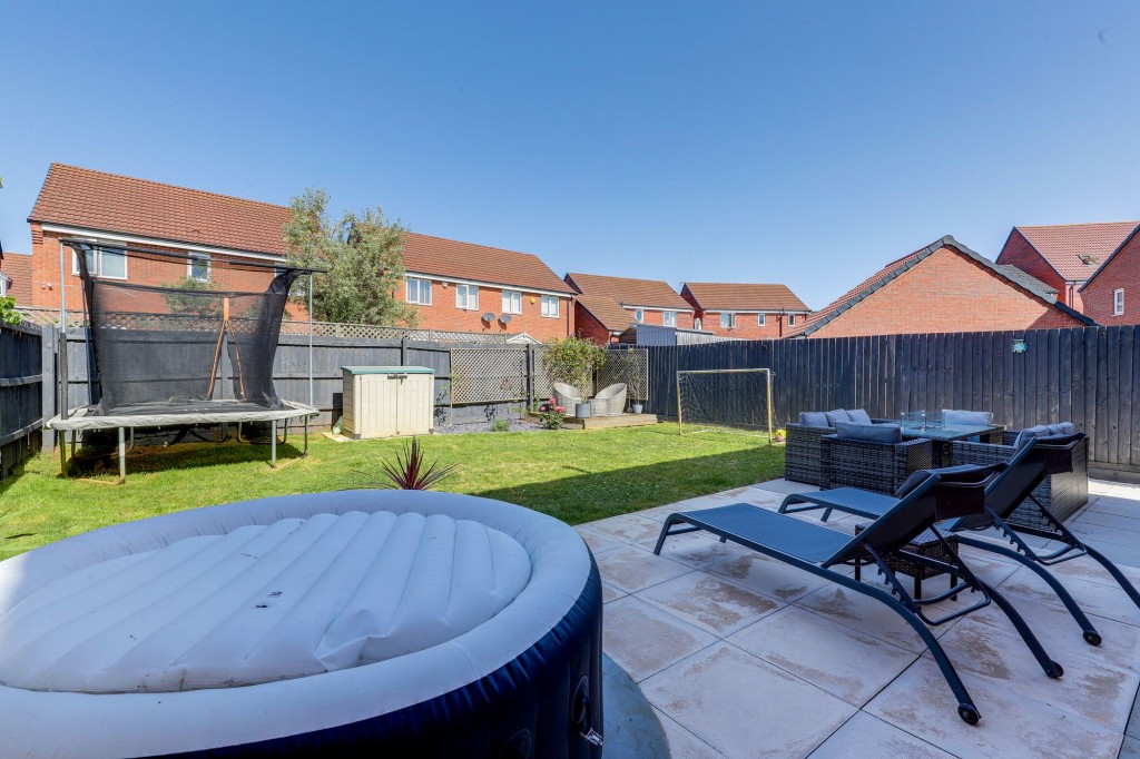 Defiant Close, Hucknall, NG15