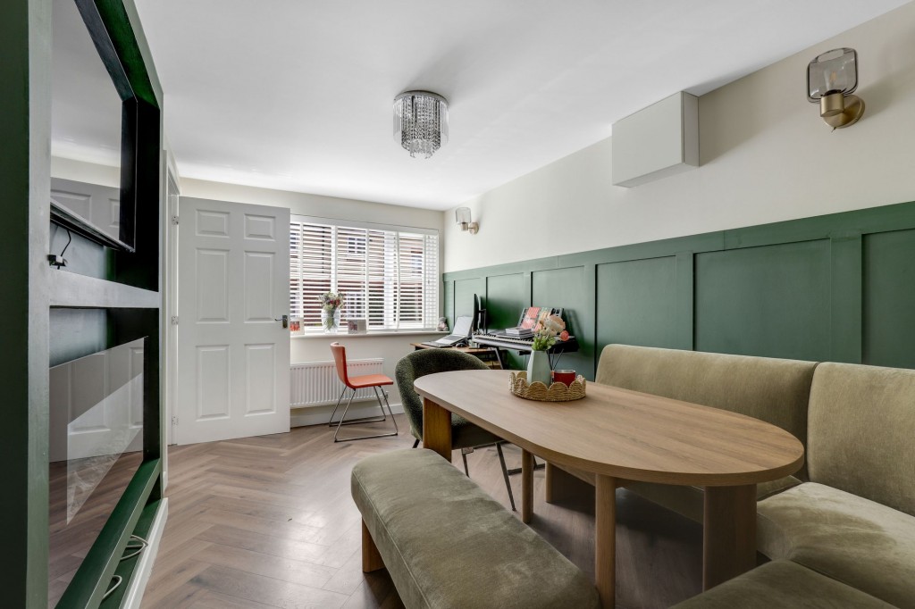 Defiant Close, Hucknall, NG15