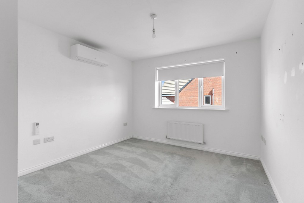 Colliers Way, Edwinstowe, NG21