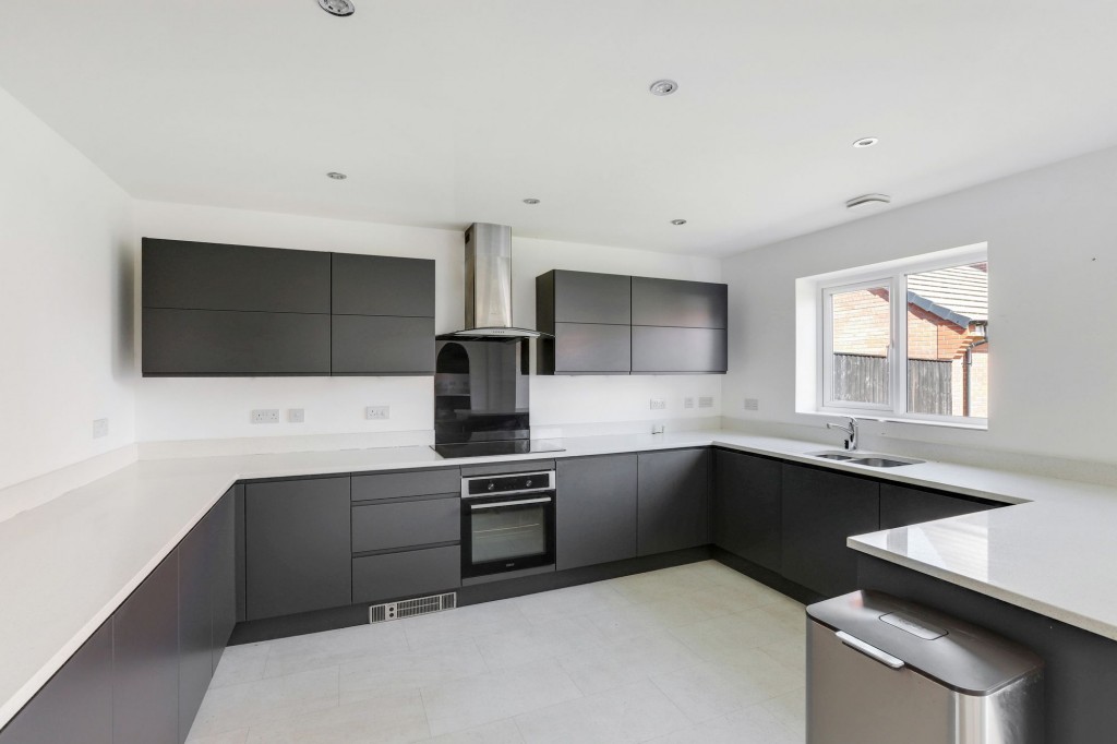 Colliers Way, Edwinstowe, NG21