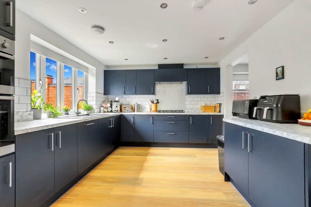 Dunnock Drive, Stapleford, NG9