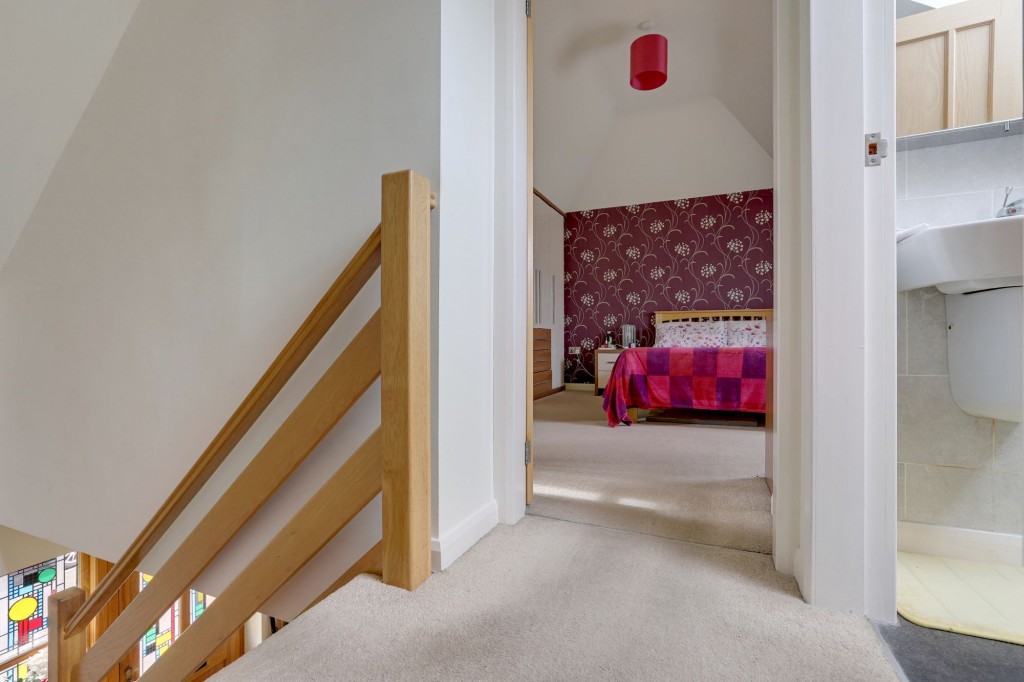 Cleveland Avenue, Draycott, DE72